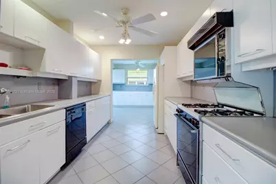 19550 Belview Dr, Cutler Bay, FL 33157 - Photo 9