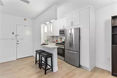 6330 SW 79th St #5, South Miami, FL 33143 - Photo 5