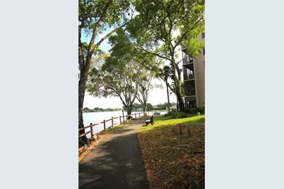 1100 Colony Point Cir #208, Pembroke Pines, FL 33026 - Photo 25