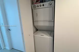 465 Brickell Ave, Miami, FL 33131 - Photo 21