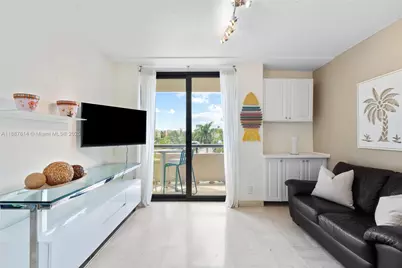 19667 Turnberry Way #3D, Aventura, FL 33180 - Photo 13