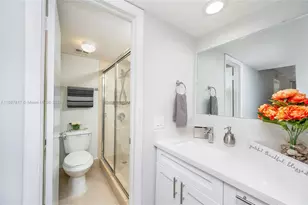 802 NW 87th Ave, Miami, FL 33172 - Photo 17