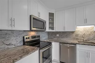 8809 Belle Aire Dr, Boca Raton, FL 33433 - Photo 11