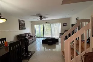 9204 NW 49th Pl, Sunrise, FL 33351 - Photo 9