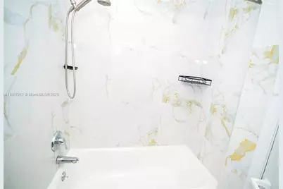 298 NW 104th St, Miami, FL 33150 - Photo 17