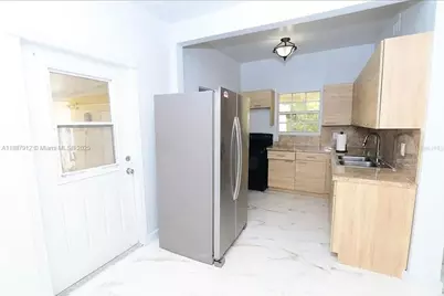 298 NW 104th St, Miami, FL 33150 - Photo 29