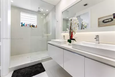 10354 NW 64th St, Doral, FL 33178 - Photo 23