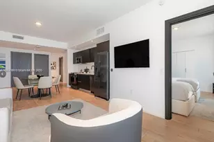 398 NE 5th St, Miami, FL 33132 - Photo 3