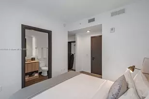 398 NE 5th St, Miami, FL 33132 - Photo 13