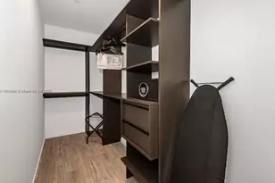 398 NE 5th St, Miami, FL 33132 - Photo 15