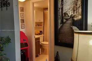 1400 St Charles Pl, Pembroke Pines, FL 33026 - Photo 31