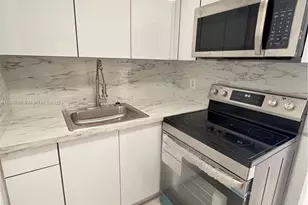 1821 NE 62nd St, Fort Lauderdale, FL 33308 - Photo 1