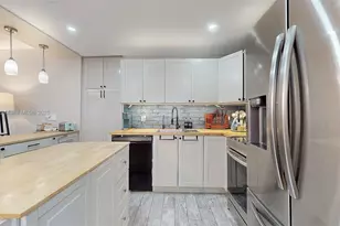 18475 SW 204th St, Miami, FL 33187 - Photo 11