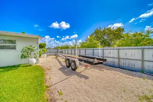 9104 SW 180th St, Palmetto Bay, FL 33157 - Photo 23