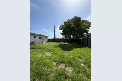 107 W Pembroke Rd, Hallandale Beach, FL 33009 - Photo 13