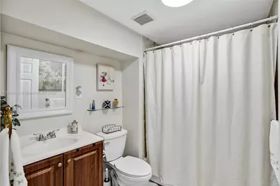 291 NW 95th St, Miami, FL 33150 - Photo 17