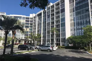 1000 Parkview Dr, Hallandale Beach, FL 33009 - Photo 15