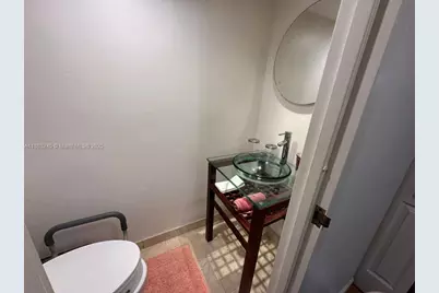 1000 Parkview Dr #627, Hallandale Beach, FL 33009 - Photo 13