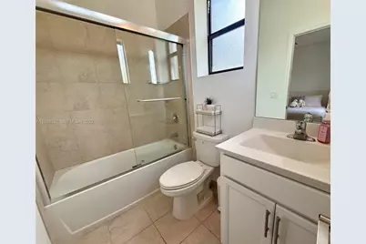 400 NE 208th Ter #400, Miami, FL 33179 - Photo 33
