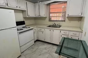 19080 NE 3rd Ct, Miami, FL 33179 - Photo 11