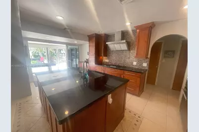 2740 NE 6th St, Pompano Beach, FL 33062 - Photo 23