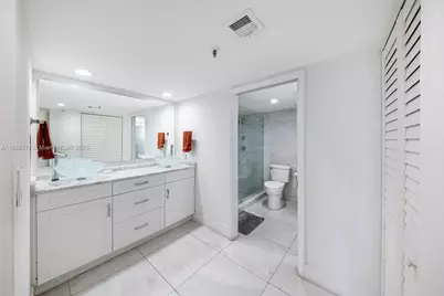 520 Brickell Key Dr #A710, Miami, FL 33131 - Photo 9