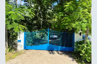 10901 NE 3rd Ave, Miami, FL 33161 - Photo 1