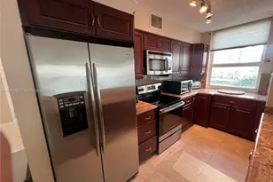 1155 Brickell Bay Dr, Miami, FL 33131 - Photo 11