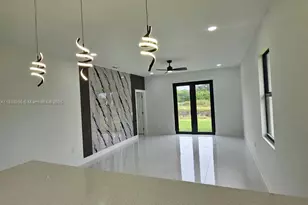 537 Hawthrone Ave S, Lehigh Acres, FL 33974 - Photo 5