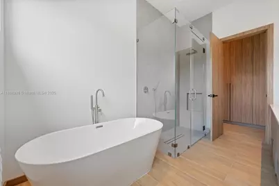 270 NE 46th St, Miami, FL 33137 - Photo 27