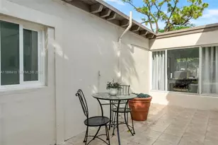 139 SW 21st Way, Fort Lauderdale, FL 33312 - Photo 9