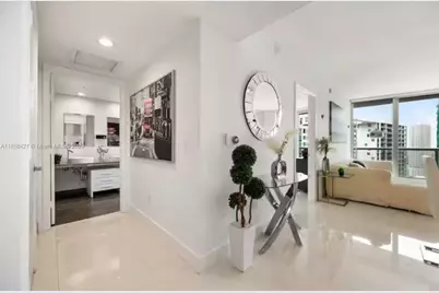 485 Brickell Ave #3707, Miami, FL 33131 - Photo 9