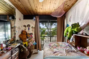 19440 NE 26th Ave, Miami, FL 33180 - Photo 21