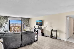 800 NE 195th St, Miami, FL 33179 - Photo 7