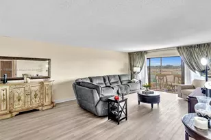 800 NE 195th St, Miami, FL 33179 - Photo 5