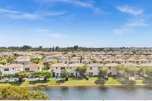 800 NE 195th St, Miami, FL 33179 - Photo 17