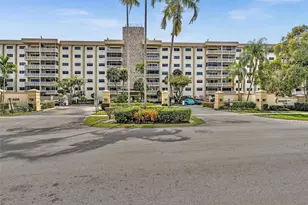 800 NE 195th St, Miami, FL 33179 - Photo 39