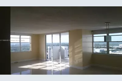 2750 NE 183rd St #2305, Aventura, FL 33160 - Photo 17