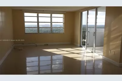 2750 NE 183rd St #2305, Aventura, FL 33160 - Photo 11