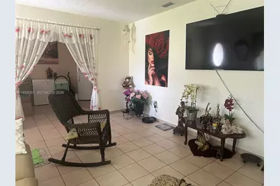 265 W 55th St, Hialeah, FL 33012 - Photo 21