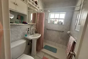 265 W 55th St, Hialeah, FL 33012 - Photo 31