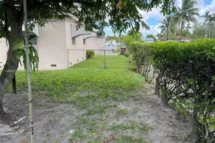 265 W 55th St, Hialeah, FL 33012 - Photo 13