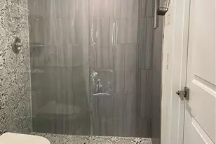 126 SW 17th Rd, Miami, FL 33129 - Photo 9