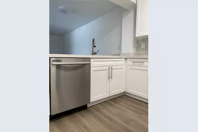 126 SW 17th Rd #208, Miami, FL 33129 - Photo 5