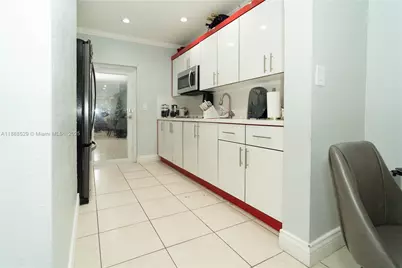 298 E 3rd St #102, Hialeah, FL 33010 - Photo 13