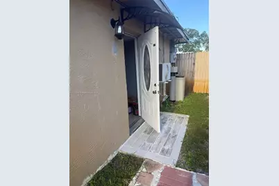 231 SW 31st Ave #1A, Fort Lauderdale, FL 33312 - Photo 1