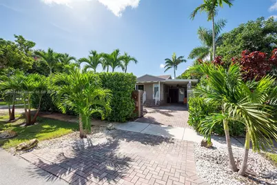 824 NE 17th Ct, Fort Lauderdale, FL 33305 - Photo 3