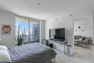 92 SW 3rd St, Miami, FL 33130 - Photo 11