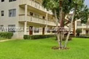198 E Mansfield E, Boca Raton, FL 33434 - Photo 1