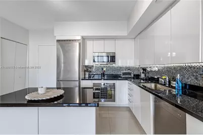 92 SW 3rd St #3012, Miami, FL 33130 - Photo 5
